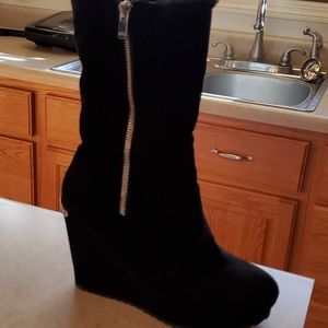 JUICY COUTURE BOOTS